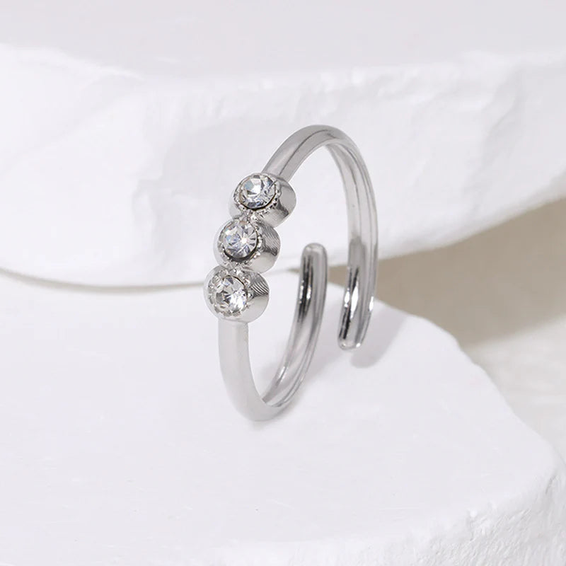 Sleek Orbit Ring - Silver